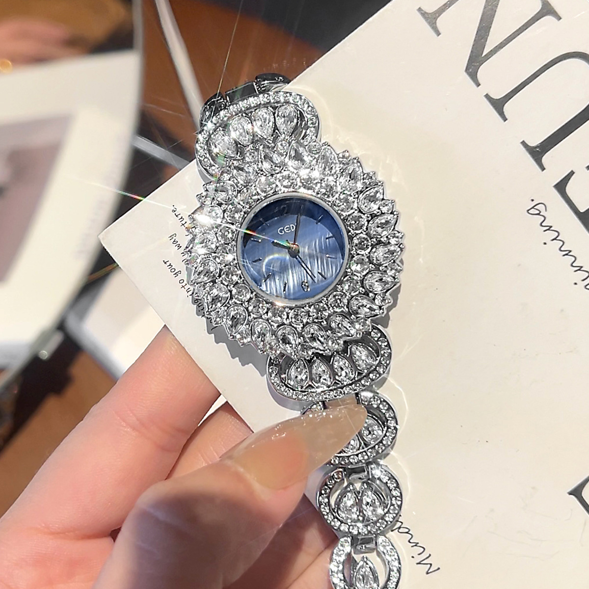 Luxury Ceramic Watch - UTHAI CQ443 세련된 럭셔리 별이 빛나는