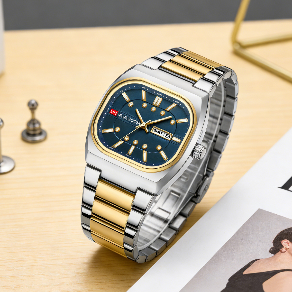 스퀘어형의 독특한 디자인의 스틸 쿼츠 시계, 남성용 4 - Waterproof Diving Watch 리뷰 및 가격